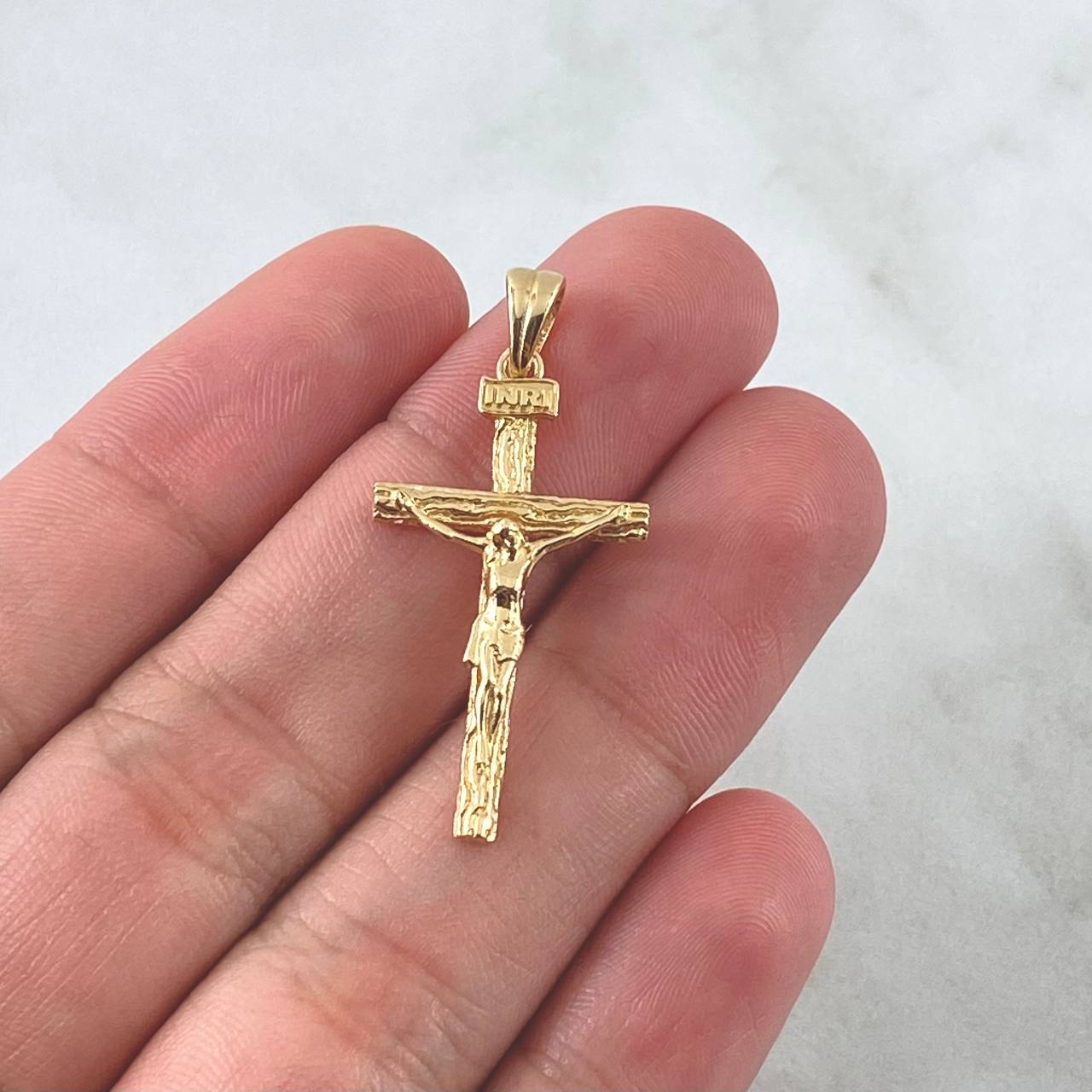 Dije Cruz Cristo Olivo 2.5gr / 3.5cm / Oro Amarillo 18K ©