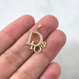 Dije Dios Cursivo 1.3gr / 2.3cm / Circones Blancos Oro Amarillo 18K