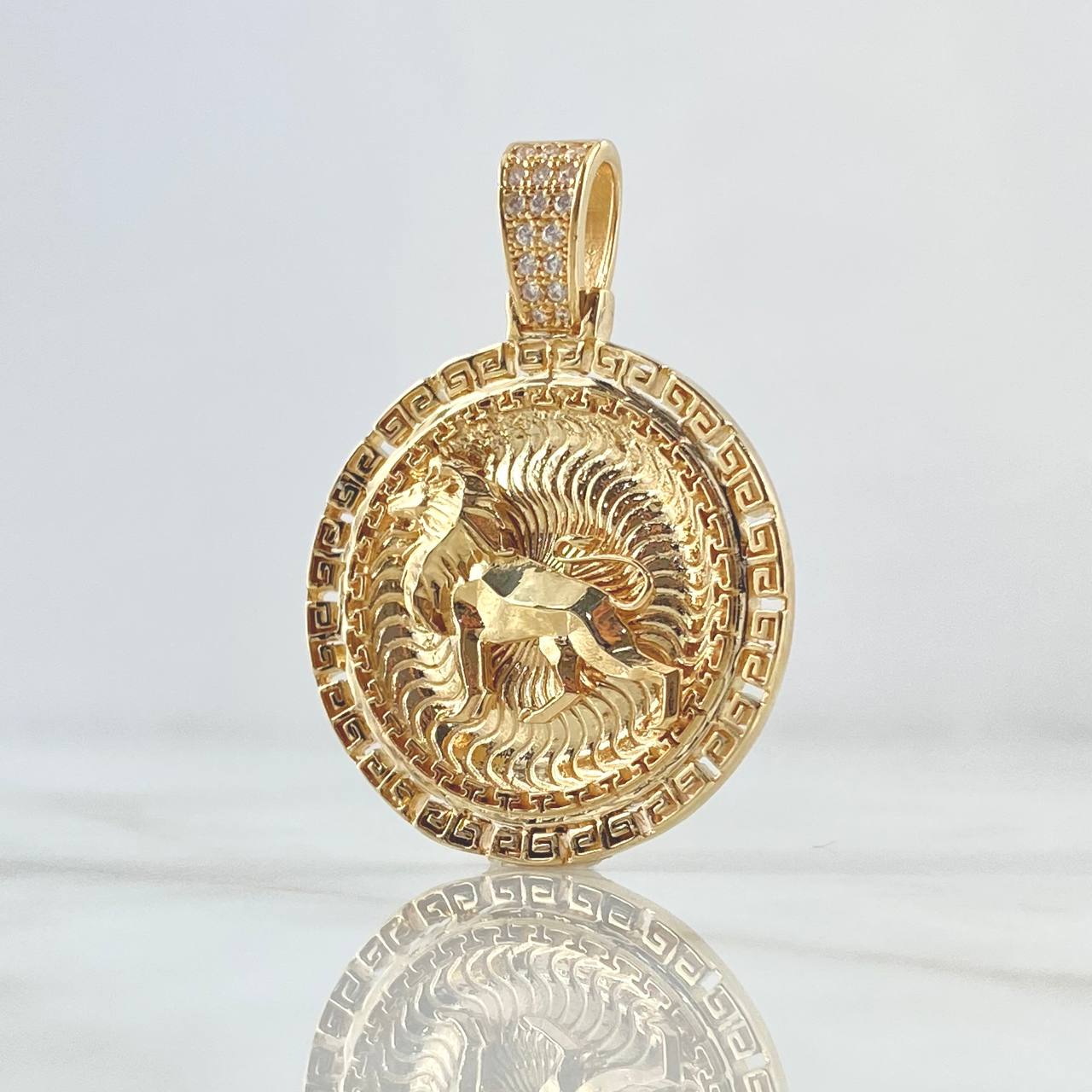 Dije Medallon León Espiral Rayado 14.1gr / 4cm / Relieve Oro Amarillo 18K ©