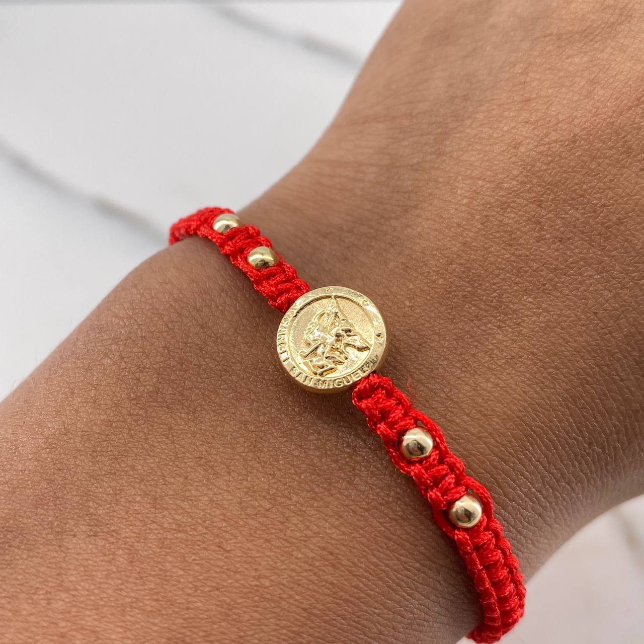 Pulsera Roja San Miguel Arcangel 0.6gr / 3mm Tambor Bolas Lisas Oro Amarillo 18K &