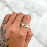 Anillo Cruz Cuadro Grueso 3.35gr / T7 1 /2 / Circones Blancos Fucsia Oro Amarillo 18K