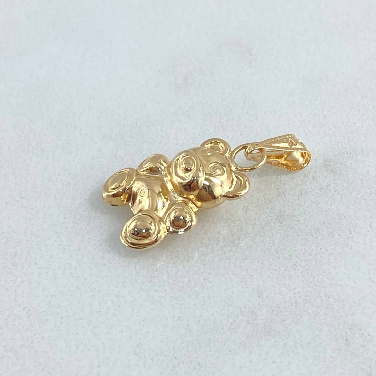 Dije Oso Liso 0.95gr / 2.4cm / Cargador Bordeado Oro Amarillo 18K ©