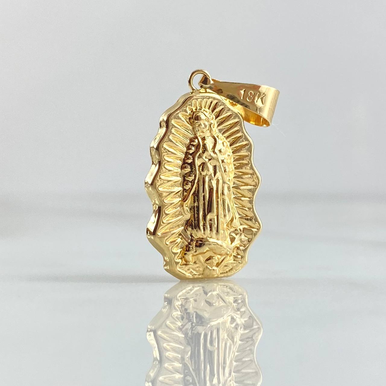 Dije Virgen Guadalupe 1.75gr / 3.4cm / Silueta Troquelada Oro Amarillo 18K