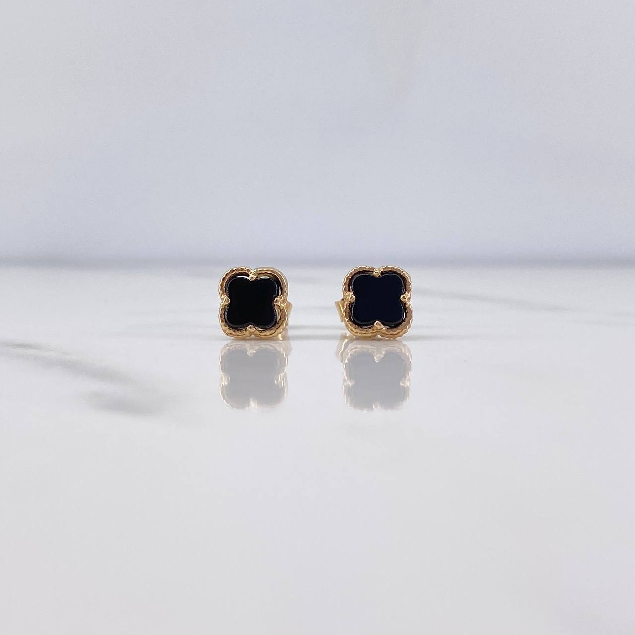 Topos Trebol VCyA 1.55gr / Onix Negro         Oro Amarillo 18K &