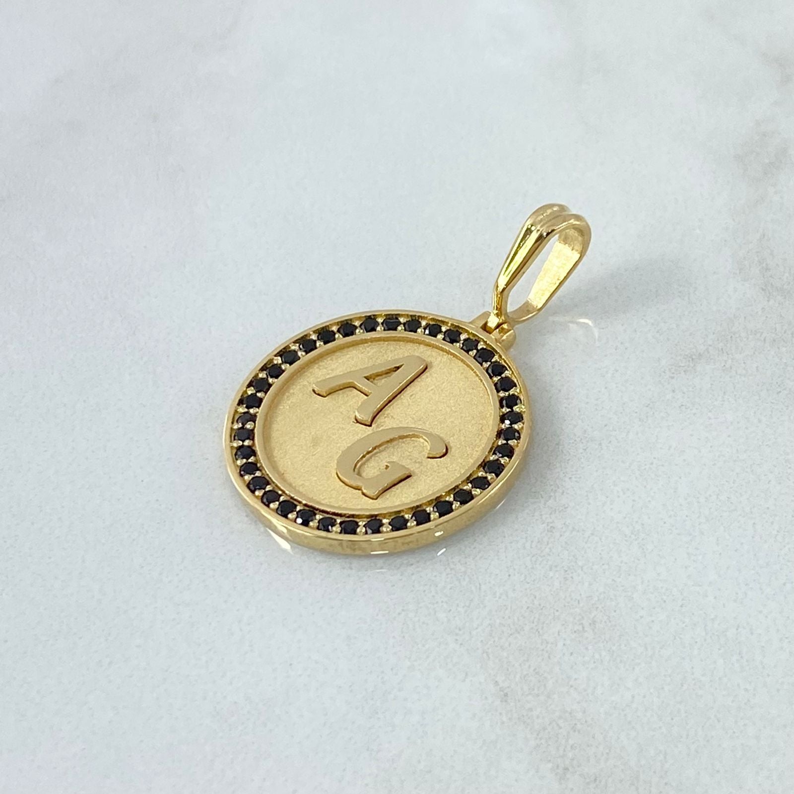 Fabricacion Bajo Pedido Dije Placa Letra Personalizada Mate 7gr / Circones Negros Oro Amarillo 18K