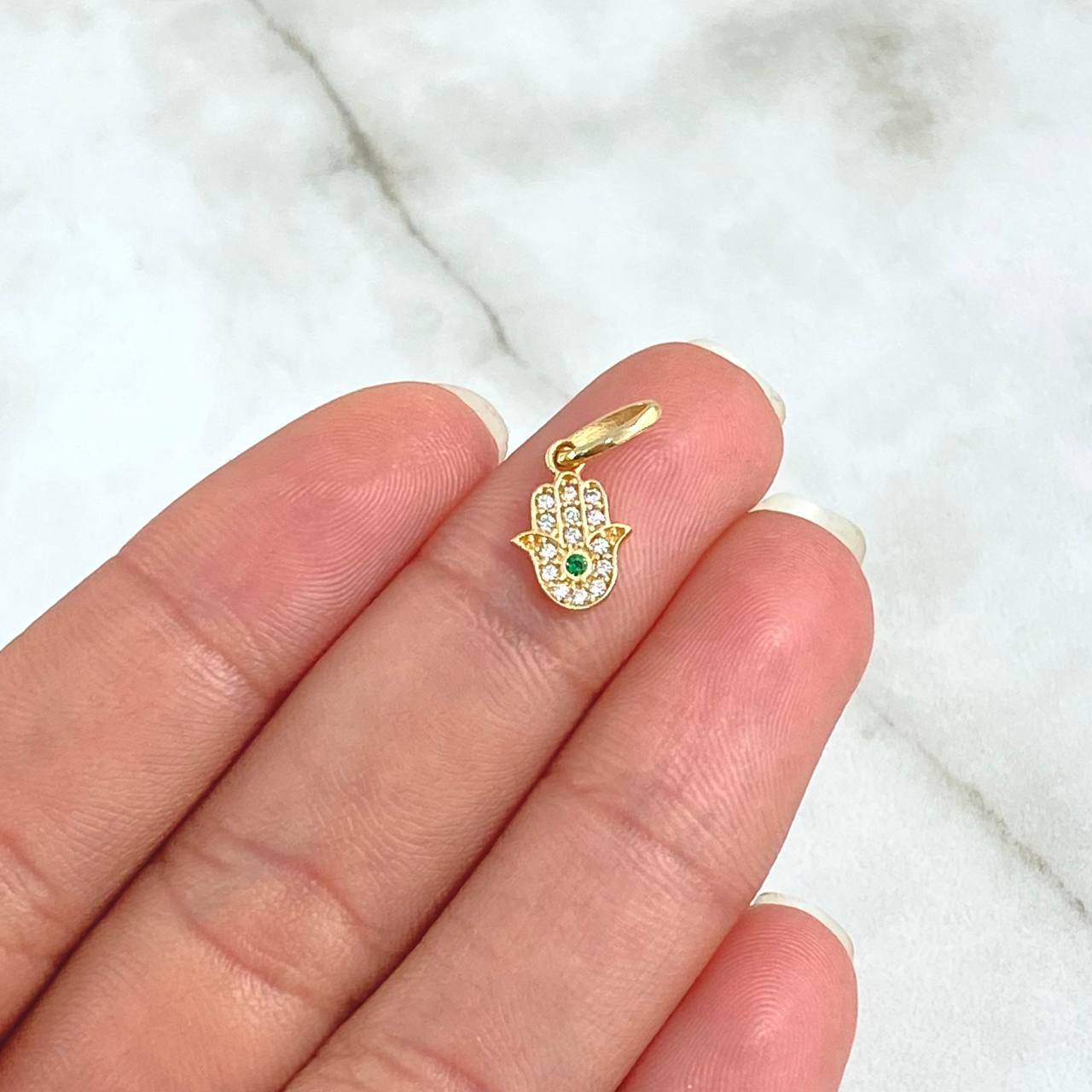 Dije Mano Hamsa 0.55gr / 1.6cm / Circones Blancos Verde Oro Amarillo 18K