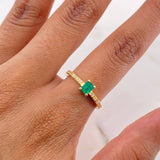 Anillo Solitario Churumbela 2.65gr / T7 / Esmeralda 43 Pts Diamante 20 Pts Oro Amarillo 18K (Joya) &