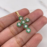 Dije Cruz Tupida 2.35gr / 3.2cm / Circones Verdes Blancos Oro Amarillo 18K $