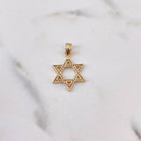 Dije Estrella De David 1.9gr / 2.6cm / Circones Blancos Oro Amarillo 18K $