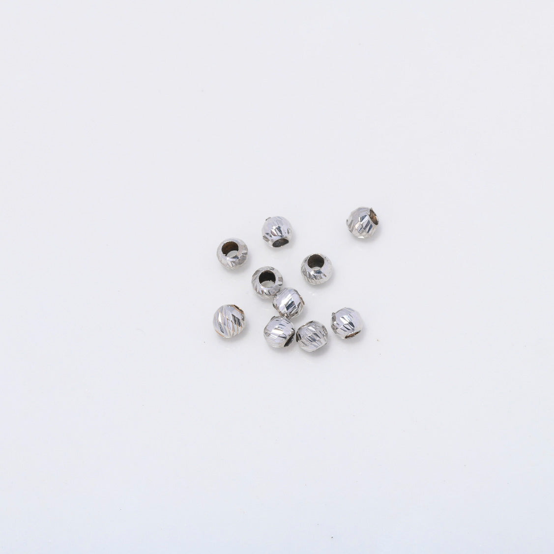 Bola Diamantada 0.1gr / 4mm Oro Blanco $