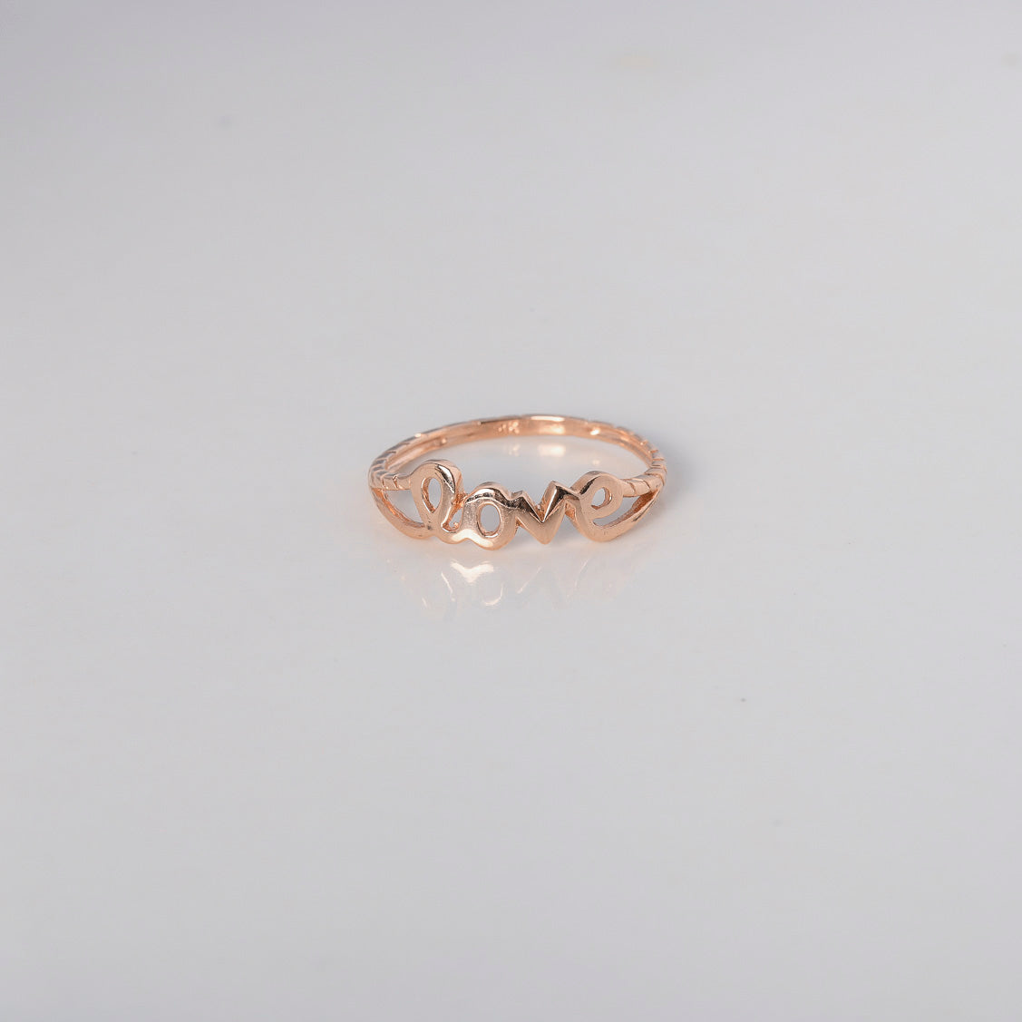 Anillo Love 1.4gr / T6 1/2 / Oro Rosa $