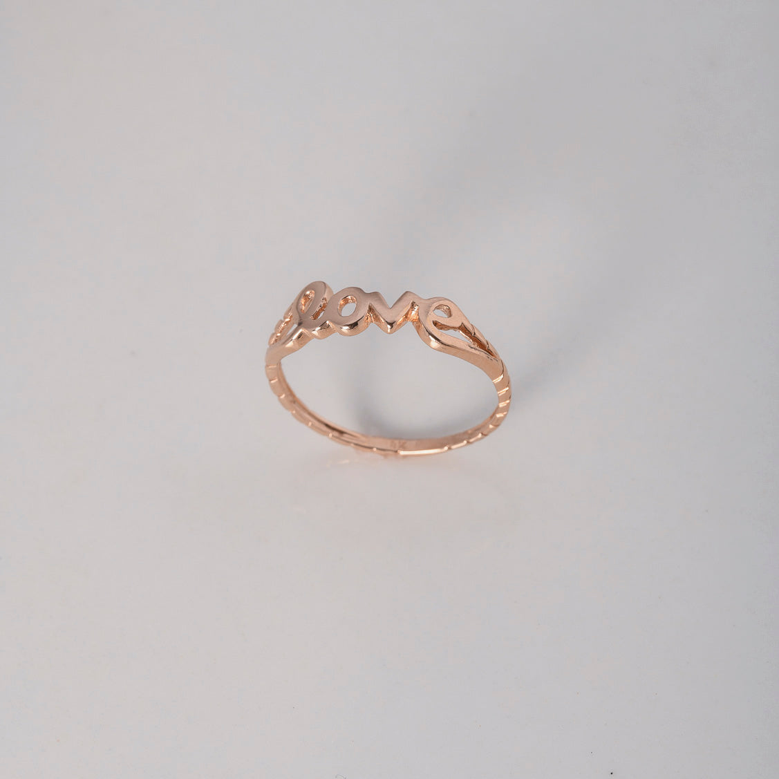 Anillo Love 1.4gr / T6 1/2 / Oro Rosa $