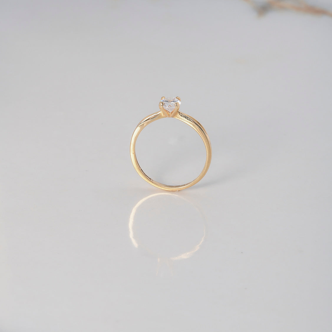 Anillo Solitario Olivo 1.95gr / T6 1/4 / Anillo Circon Blanco Oro Amarillo $