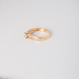 Anillo Solitario Churumbela 3.4gr / T6 1/2 / Circones Blancos Oro Amarillo $