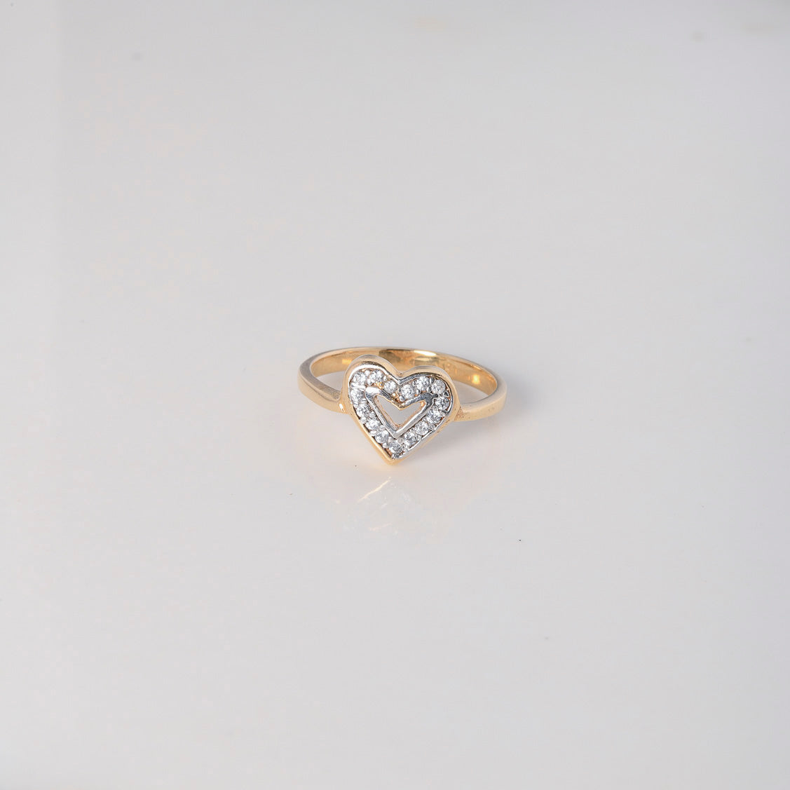 Anillo Corazón 2.55gr / T5 3/4 / Circones Blancos Dos Oros Amarillo Blanco $