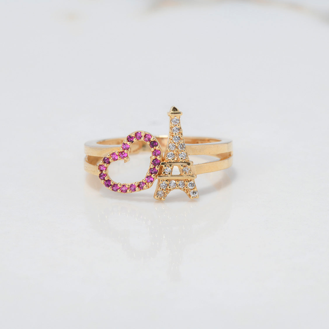 Anillo Corazón Torre Eiffel 2.45gr / T6 / Circones Blancos Fucsias Oro Amarillo $