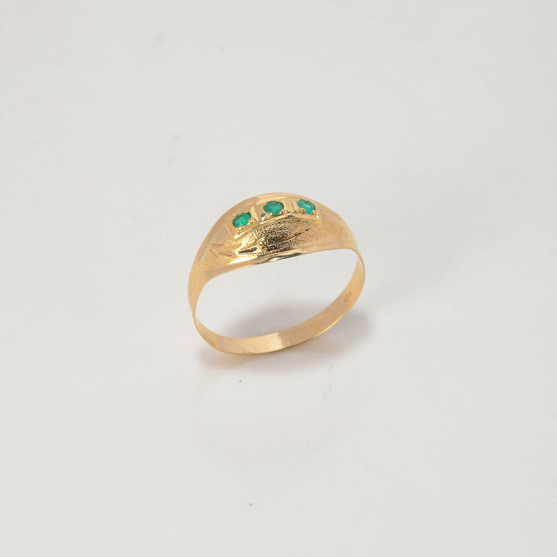 Anillo Rustico 1.1gr / T7 1/2 / Circones Verdes Oro Amarillo $