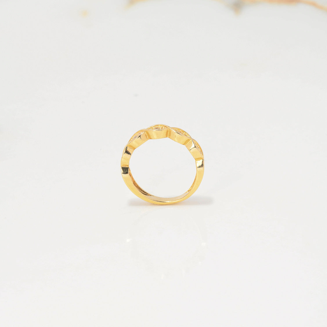 Anillo Ojos 2.75gr / T5 / Circones Blancos Oro Amarillo $