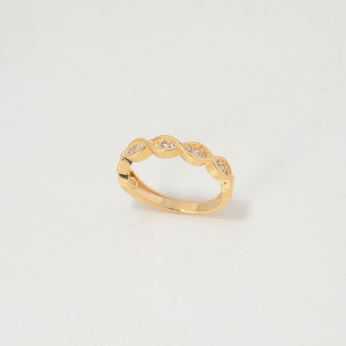 Anillo Ojos 2.75gr / T5 / Circones Blancos Oro Amarillo $