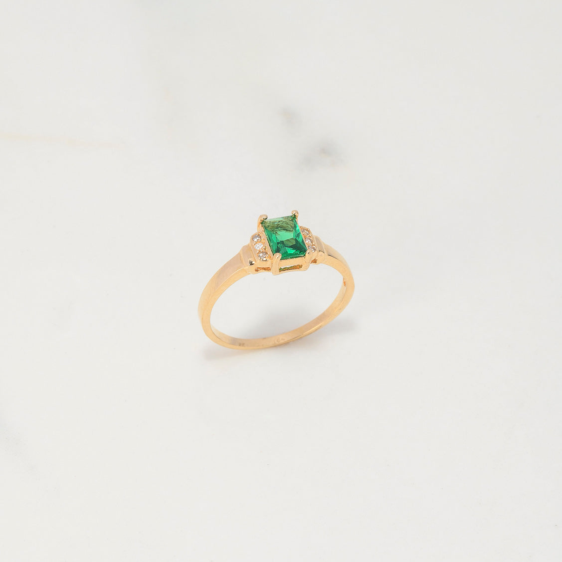 Anillo Solitario Halo 2.3gr / T6 1/4 / Circones Blancos Verdes Oro Amarillo $