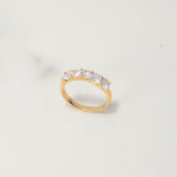 Anillo Churumbela 2.6gr / T5 1/4 / Circones Blancos Oro Amarillo $