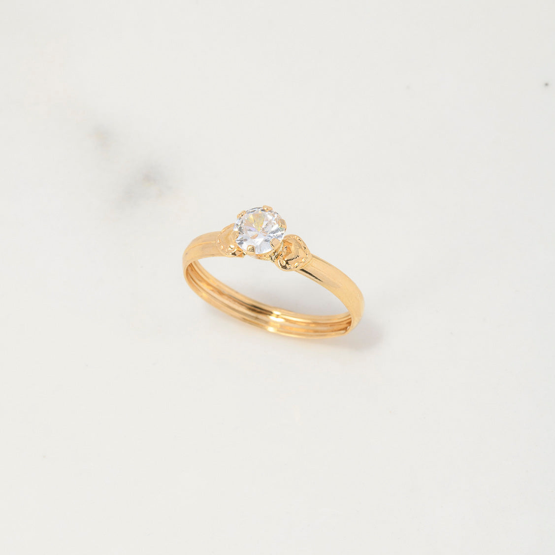 Anillo Solitario Corazones 1.05gr / T6 1/4 / Circon Blanco Oro Amarillo $