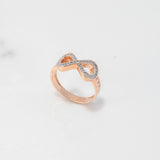 Anillo Infinito 3.2gr / T6 1/2 / Circones Blancos Oro Rosa $