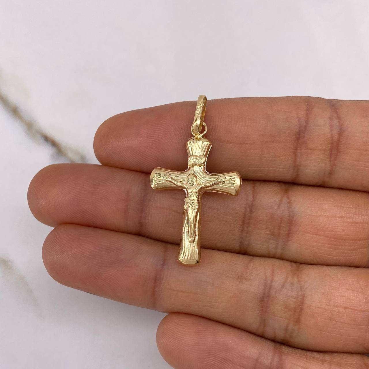 Dije Cruz Cristo 1.55gr / 3.5cm / Tronco Troquelado Oro Amarillo &