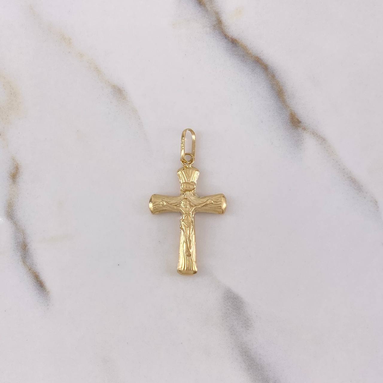 Dije Cruz Cristo 1.5gr / 3.5cm / Tronco Troquelado Oro Amarillo &