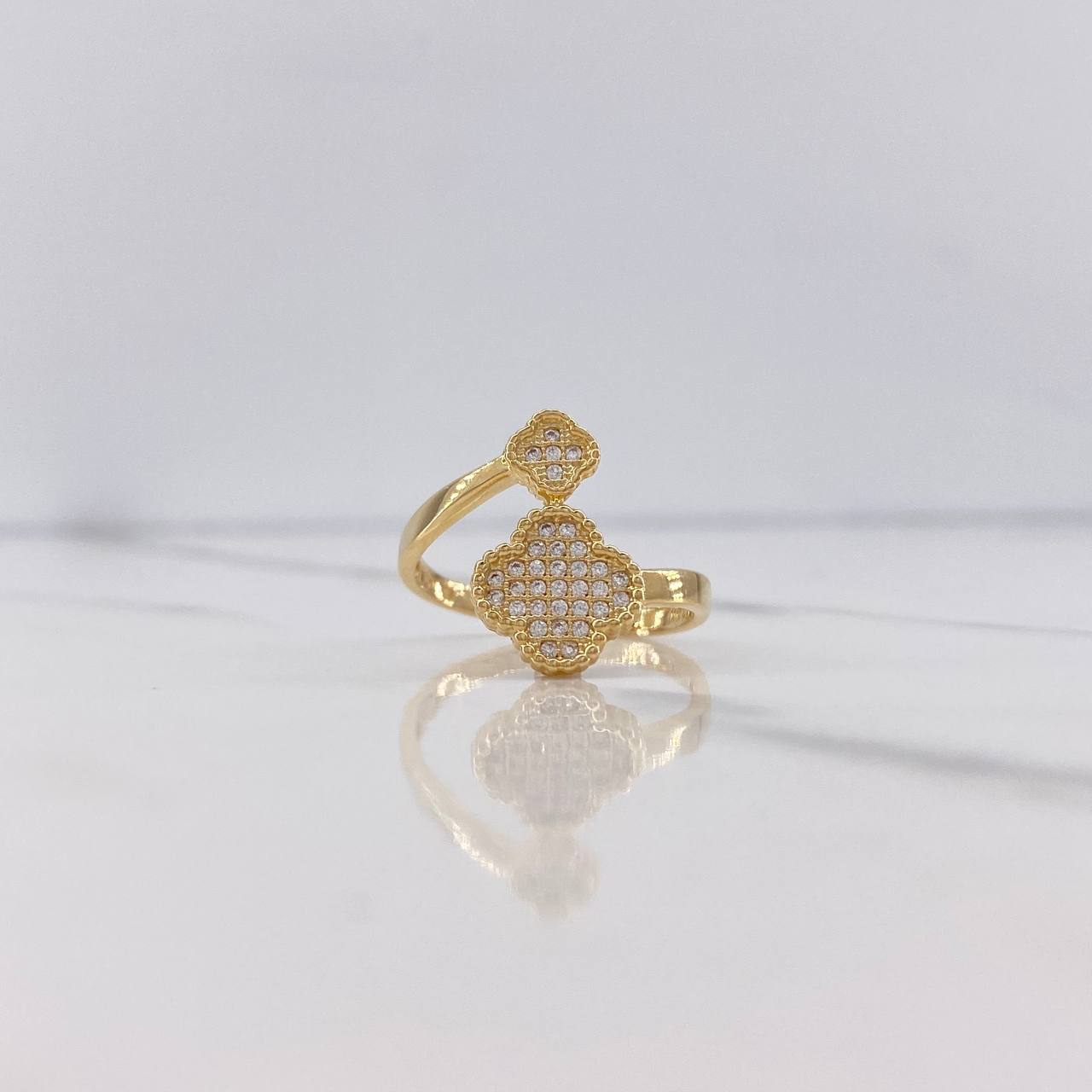 Anillo Trebol Doble 2.95gr / T7 / Circones Blancos Oro Amarillo $