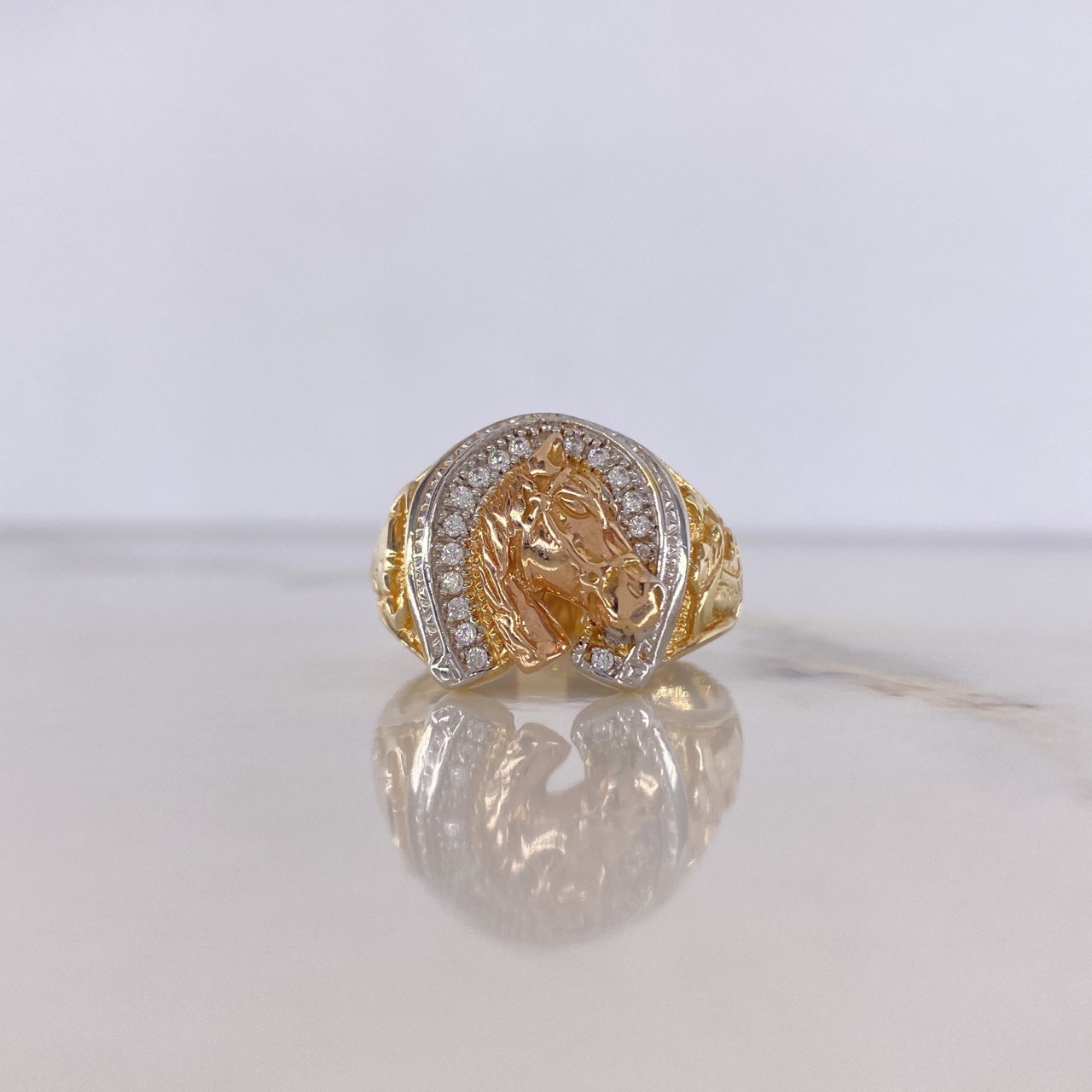 Anillo Herradura Caballo 8.2gr / T9 3/4 / Circones Blancos Tres Oros $