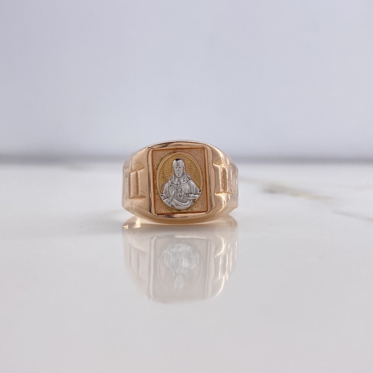 Anillo Sello Jesús 3.45gr / T9 1/4 / Correa Tres Oros $