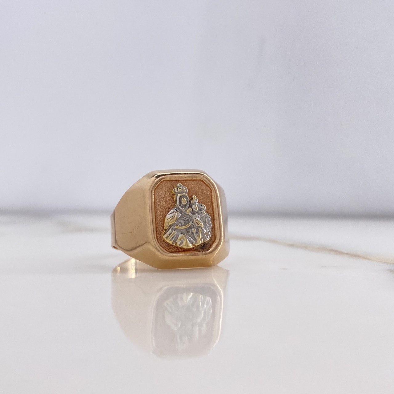 Anillo Sello Virgen del Carmen 3.9gr / T9 1/4 / Dos Oros Blanco Rosa $