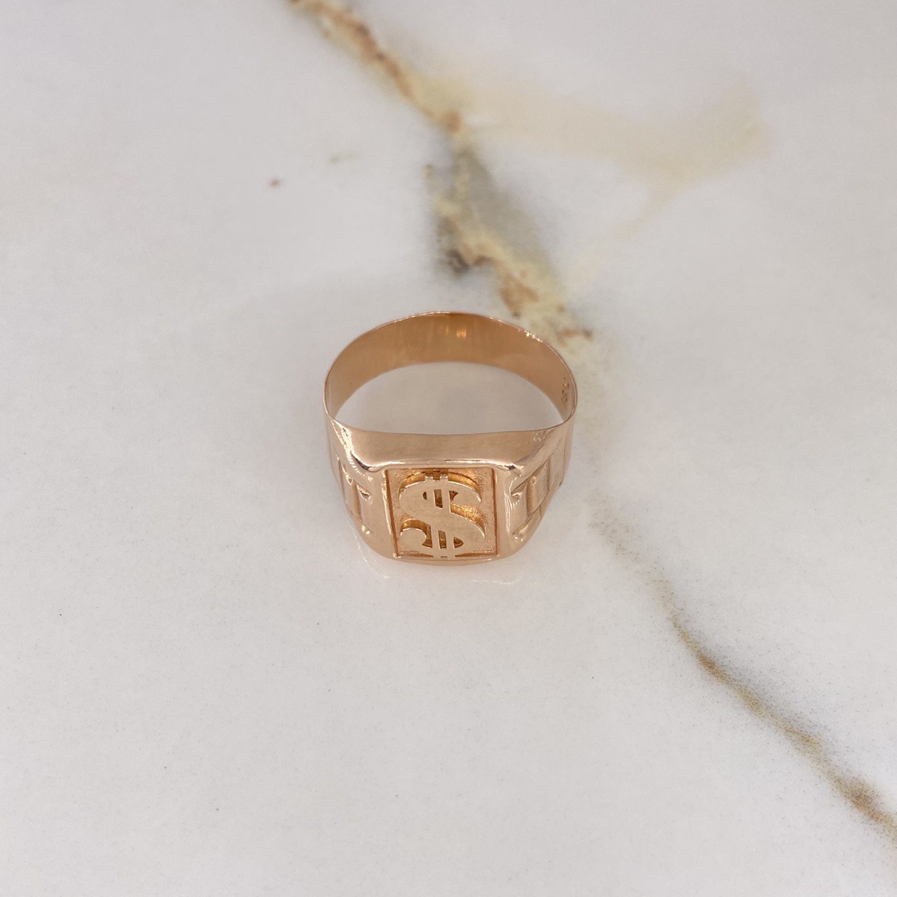 Anillo Sello Signo Peso 3.45gr / T10 1/4 / Oro Rosa $