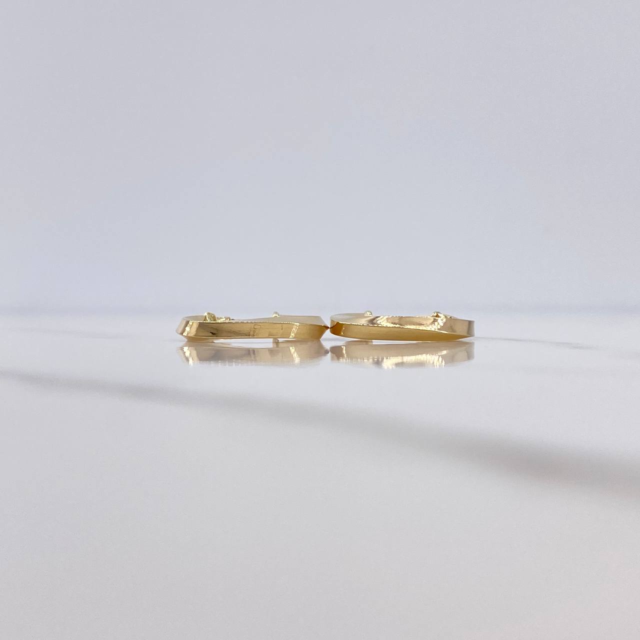 Candongas Clau 1.6gr / 2cm / Entorchadas Oro Amarillo 18K $