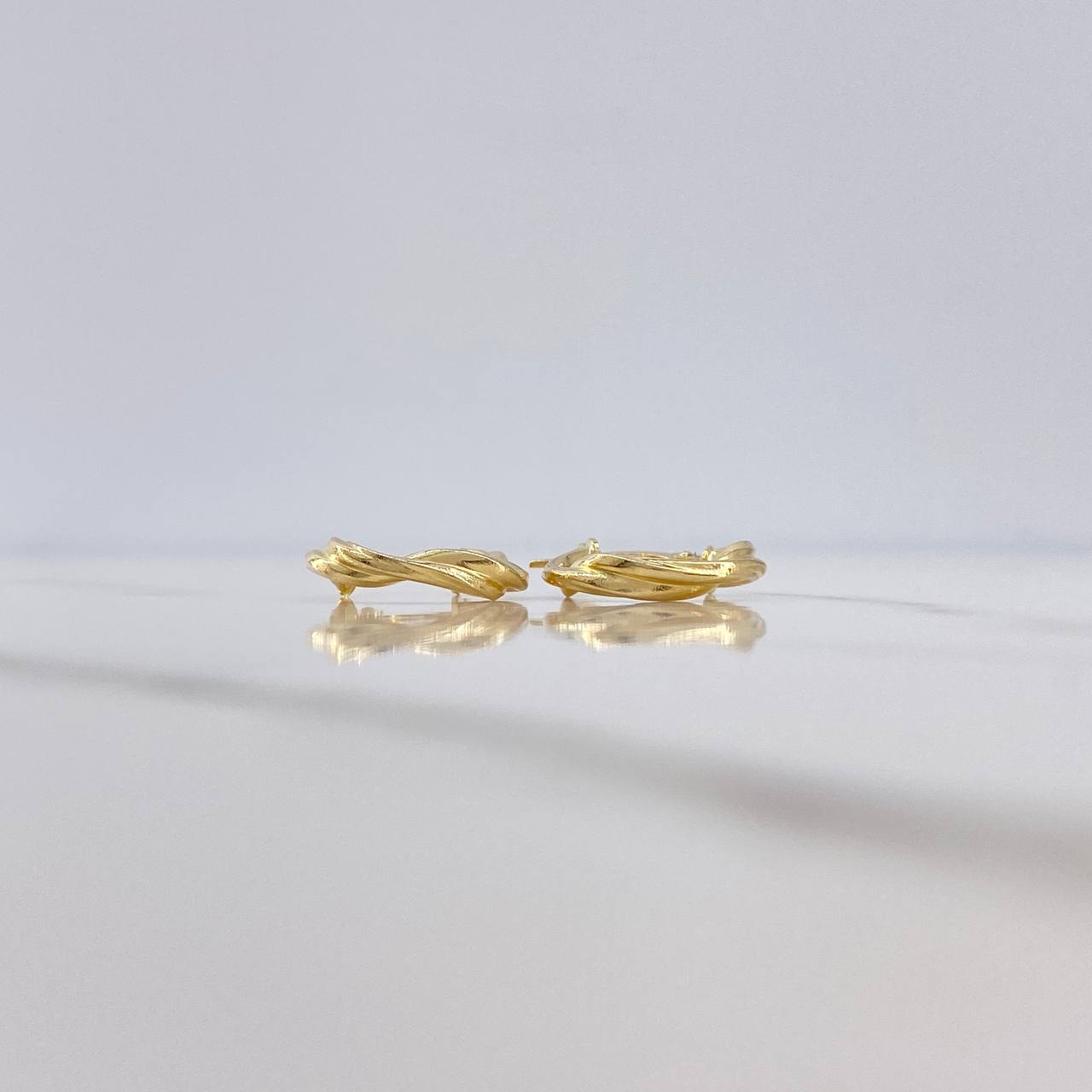 Candongas Tere 1.5gr / 2.8cm / Entorchadas Oro Amarillo 18K $