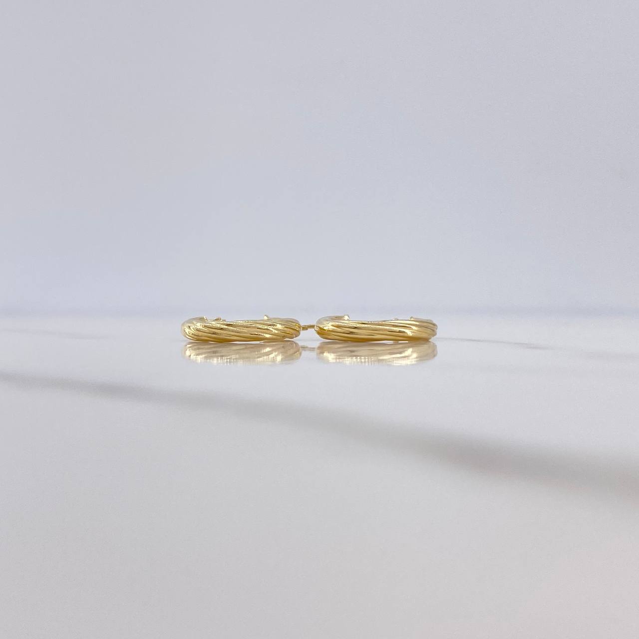 Candongas Sofi 1.5gr / 1.7cm / Oro Amarillo 18K $