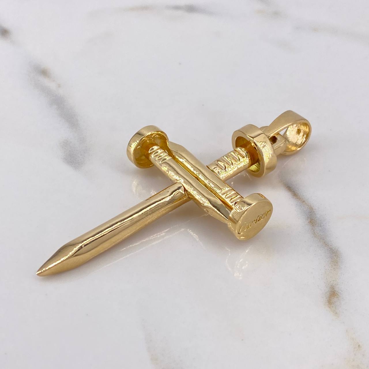 Dije Cruz Clavos 13.55gr / 6.4cm / Oro Amarillo 18K $