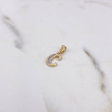 Dije Letra C 0.8gr / 1.8cm / Circones Blancos Dos Oros Amarillo Blanco 18K $