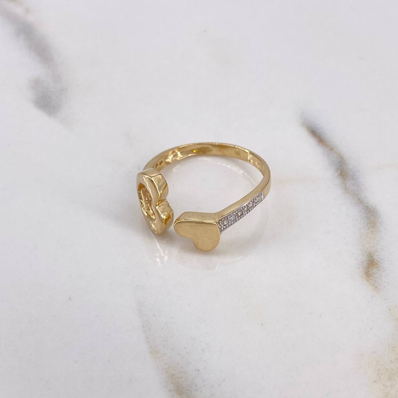 Anillo Abrazo Corazon 2.05gr / T5 3/4 / Circones Blancos Dos Oros Amarillo Blanco 18K $