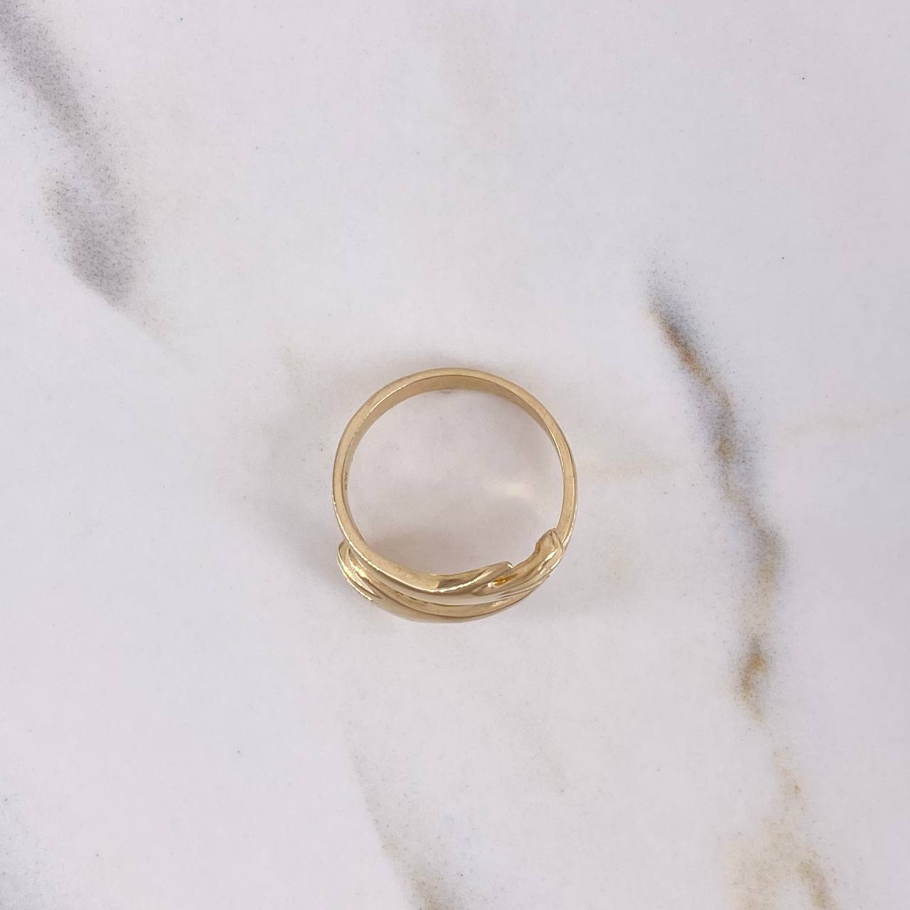 Anillo Abrazo  3.4gr / T5 3/4 / Oro Amarillo 18K $