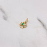 Dije Flor 0.6gr / 1.5cm / Esmeralda 10pts Oro Amarillo 18K (Joya) $