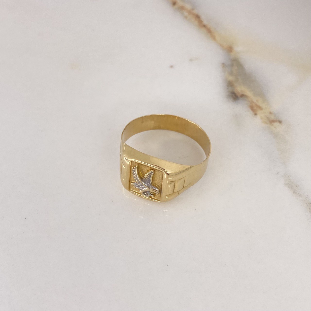 Anillo Sello Aguila 3.75gr / T12 1/4 / Dos Oros Amarillo Blanco $