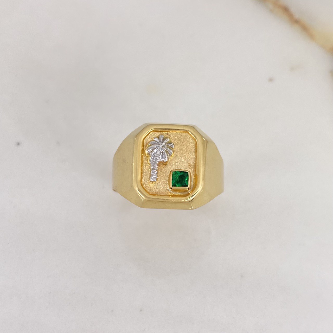 Anillo Sello Palmera 3.6gr / T10 3/4 / Circon Verde Dos Oros Amarillo Blanco $