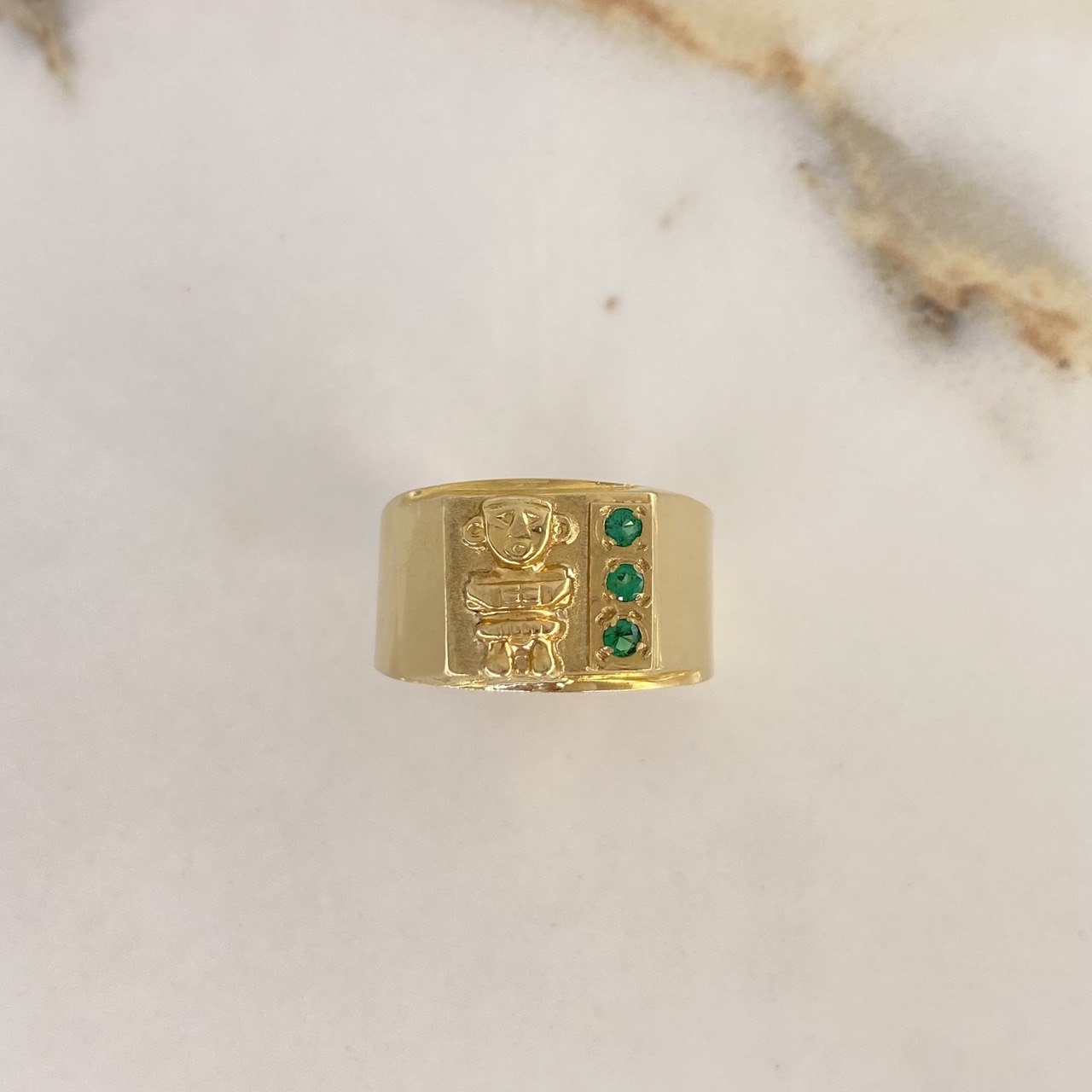 Anillo Quimbaya 3.2gr / T9 1/2 / Circones Verdes Oro Amarillo $