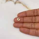 Dije Letra G 0.65gr / 0.7cm / 3D Lisa Oro Amarillo $