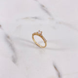 Anillo Solitario Churumbela 2.4gr / T6 1/2 / Circones Blancos Oro Amarillo $