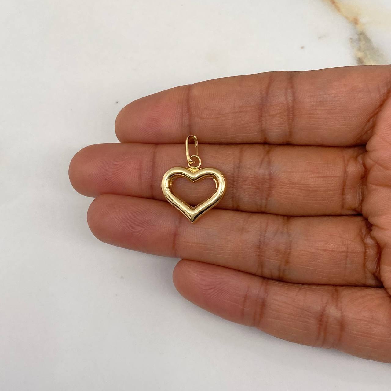 Dije Corazón Silueta 1.2gr / 2.4cm / Troquelado Oro Amarillo $