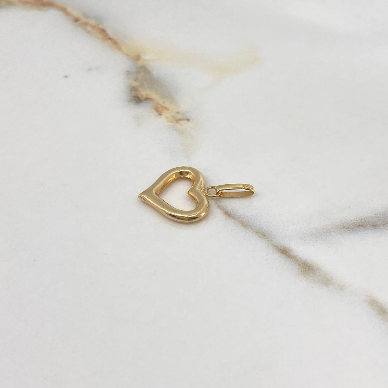 Dije Corazón Silueta 1.2gr / 2.4cm / Troquelado Oro Amarillo $