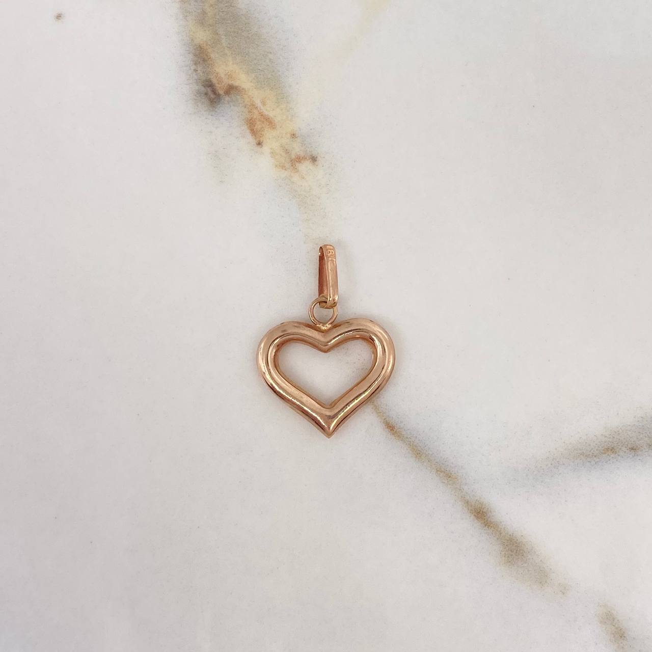 Dije Corazón Silueta 1.2gr / 2.4cm / Troquelado Oro Rosa $